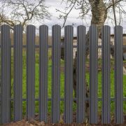 Штакетник металлический трапеция ширина 118мм толщина 0.45 мм 7024 графит Длина 1,6м, 58 штук. Скругленный верхний край.