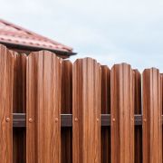 Штакетник металлический трапеция ширина 118мм толщина 0.5 мм как настоящее дерево