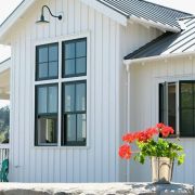 Вертикальный сайдинг Docke 3000х180мм 0,54м2 Пломбир